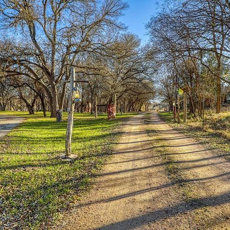 The Pecan @ Mendelbaum Winery Guest Cabins Villa Фредериксбург Екстериор снимка