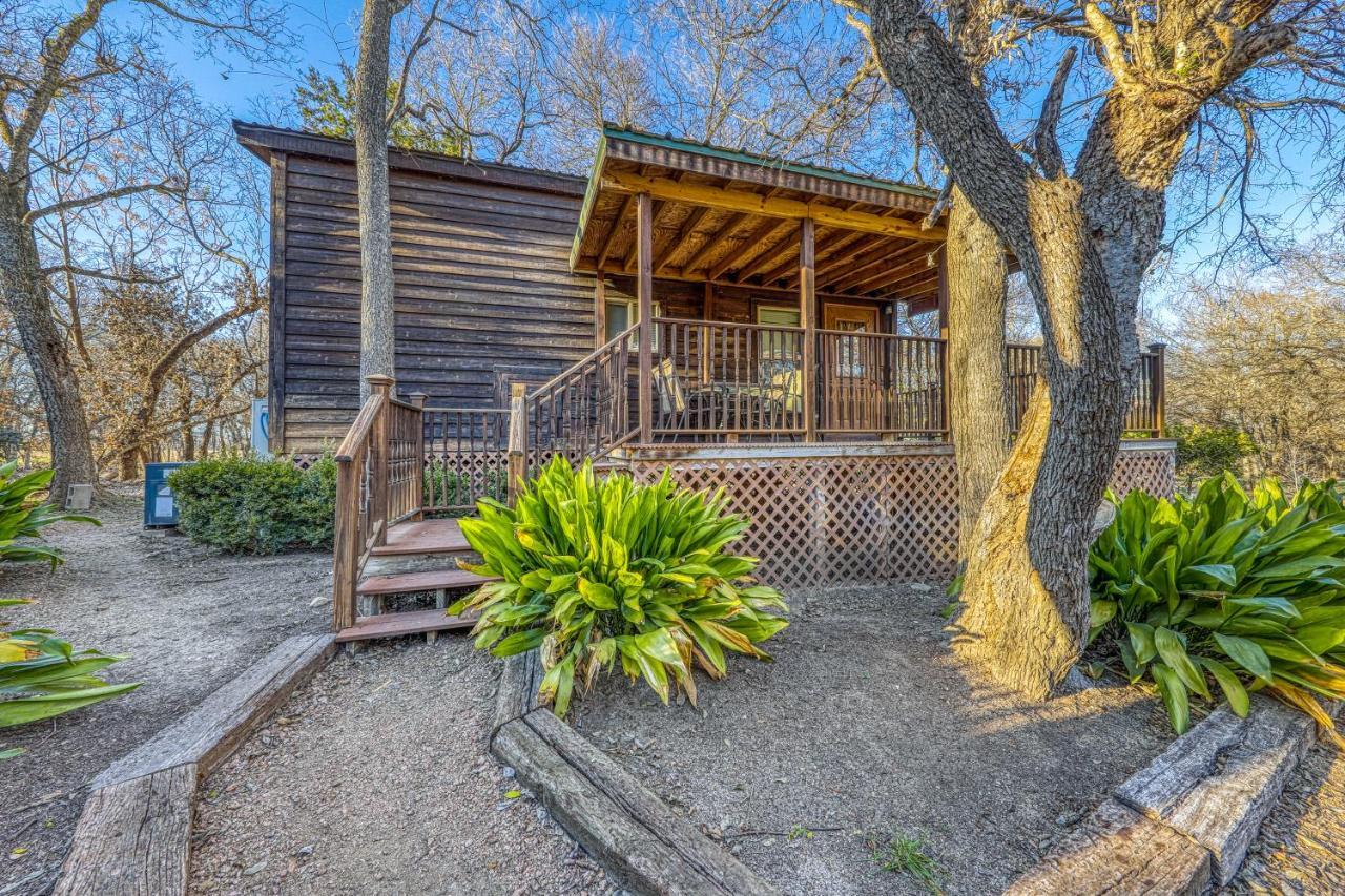 The Pecan @ Mendelbaum Winery Guest Cabins Villa Фредериксбург Екстериор снимка