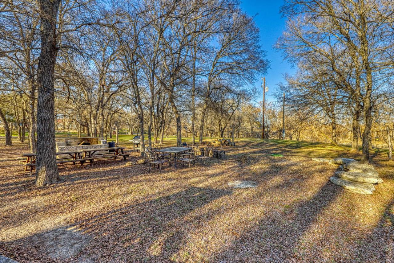The Pecan @ Mendelbaum Winery Guest Cabins Villa Фредериксбург Екстериор снимка